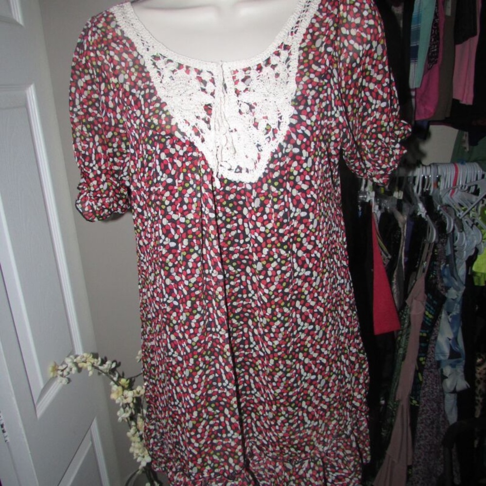 SKOOZI RED GRAY BLACK POLKA DOT SHORT SLEEVE SHIRT